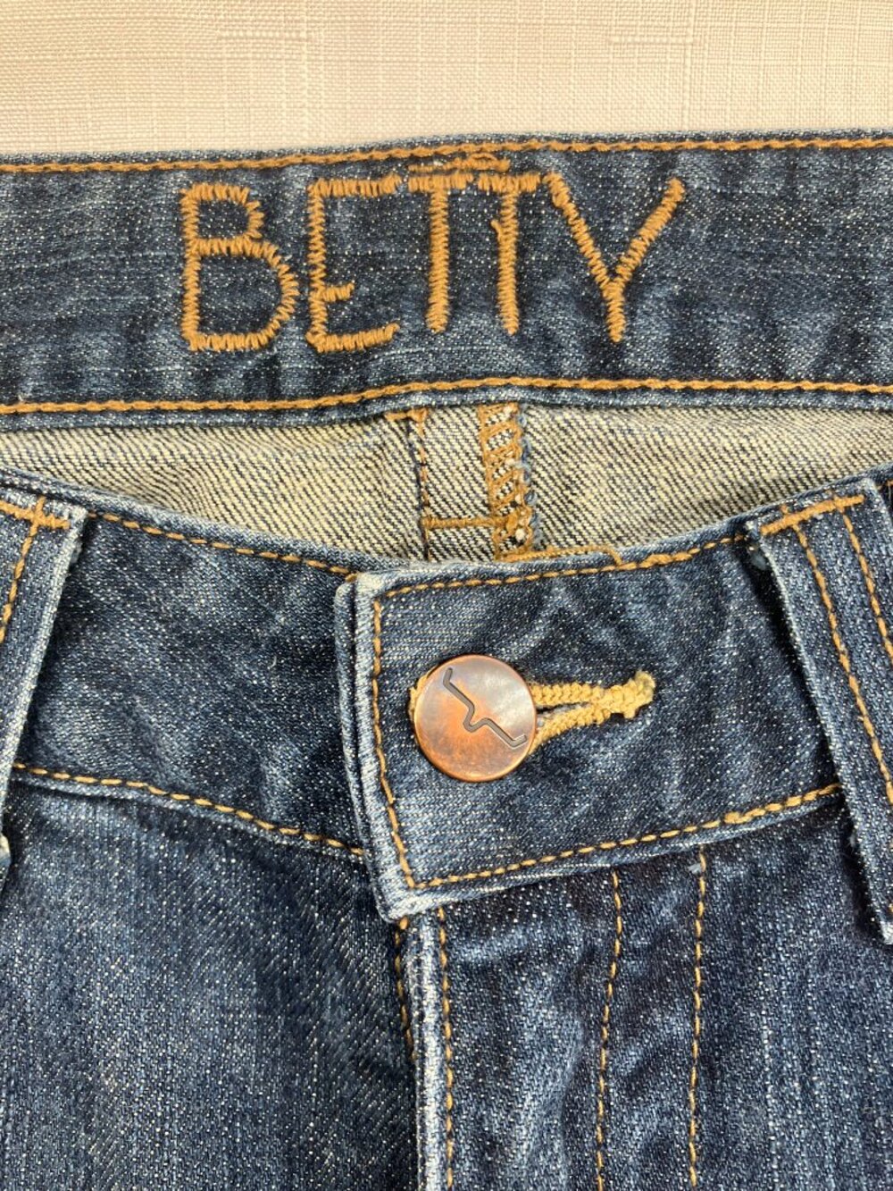 LIKE NEW Kimes Ranch Betty Jeans, Size Women's 6 X 36 - Picture 2 of 15